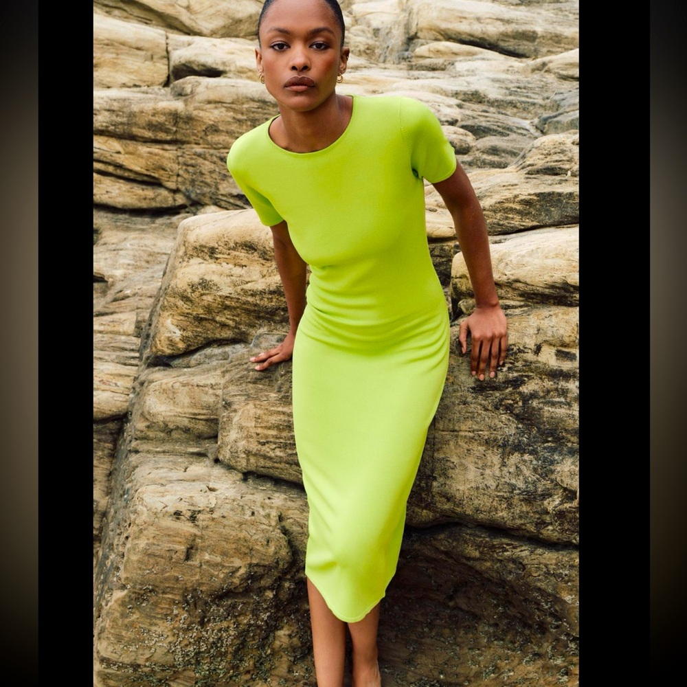 BASIC KNIT FITTED MIDI DRESS